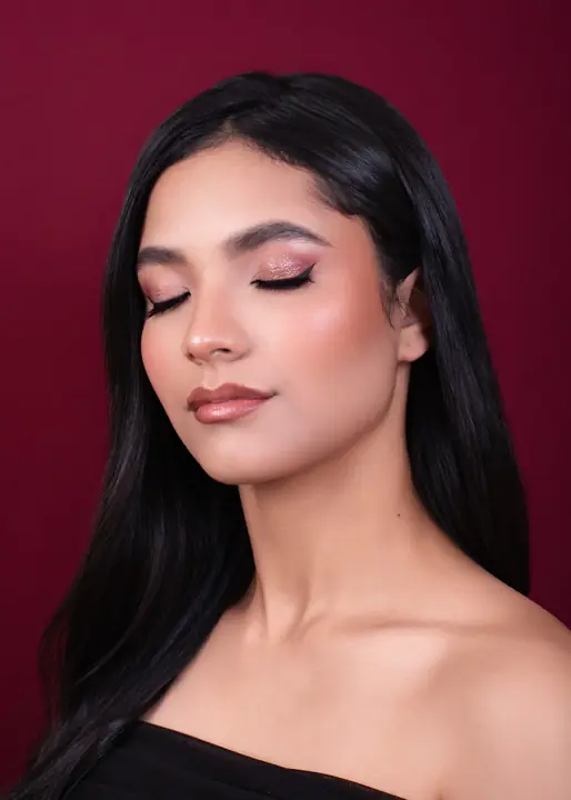 Maquillaje social glam realizado por una estudiante del Diplomado V PRO